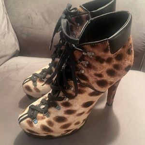 Alaia lace up platform boots